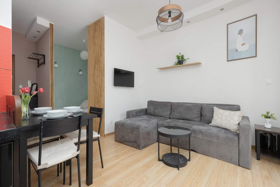 TV and multimedia, Seating area, Dining area