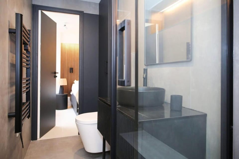 Appartement de caractere aux portes du Marais - 4P Apartment in Paris