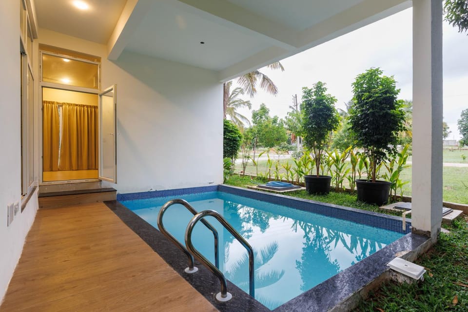 Pool view, Swimming pool