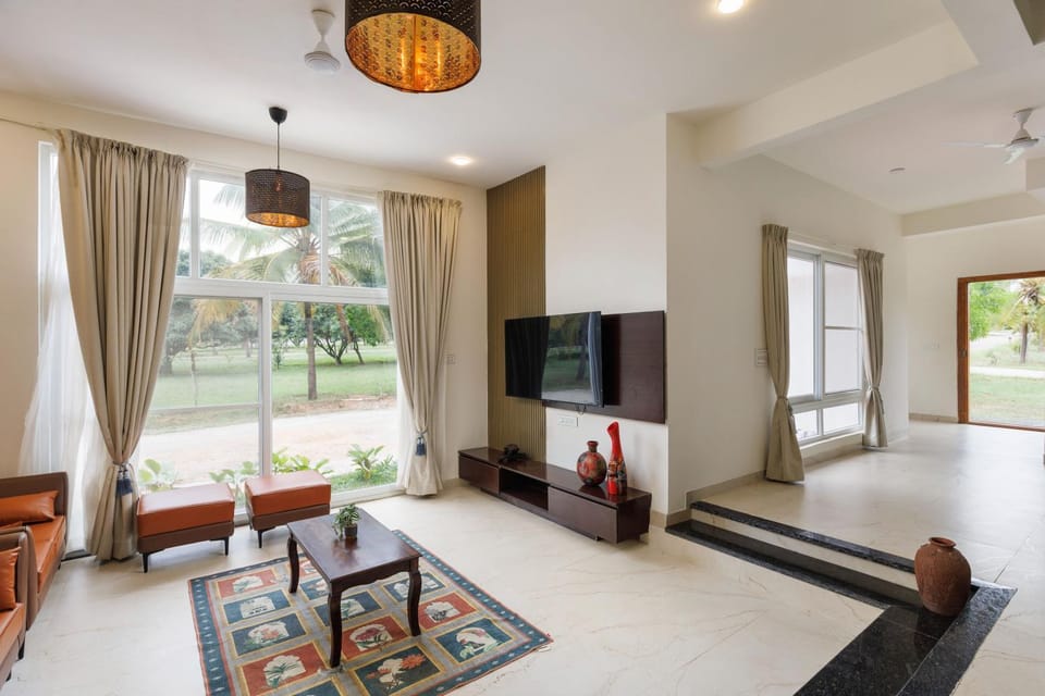 Living room, Seating area, Evening entertainment