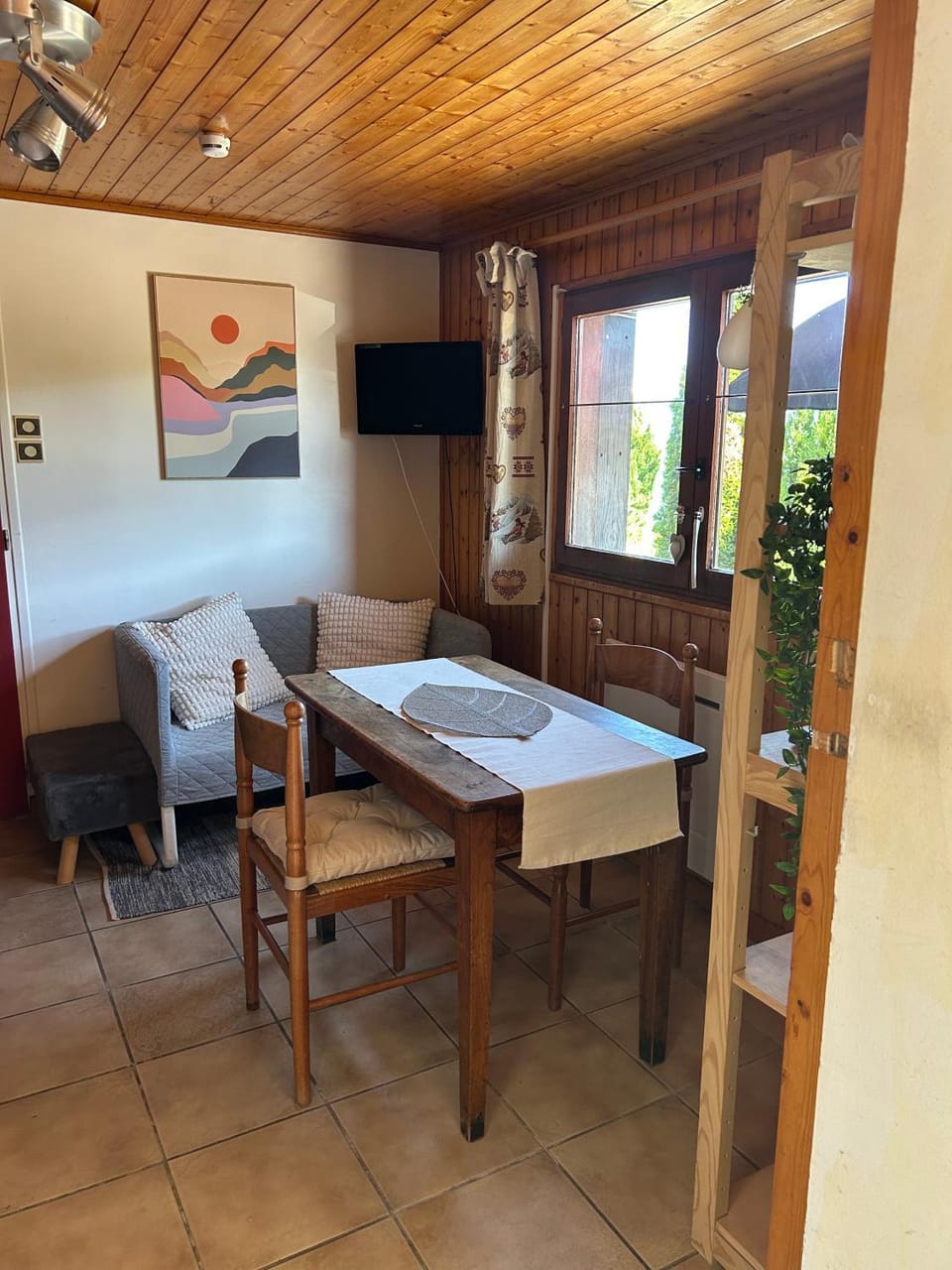 Gîtes des Petites Roches - Appartements indépendants Pravouta & Rocheplane Apartment in Auvergne-Rhône-Alpes