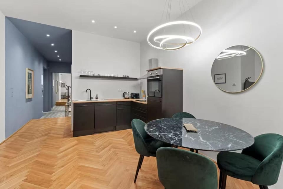 Dining area, kitchen