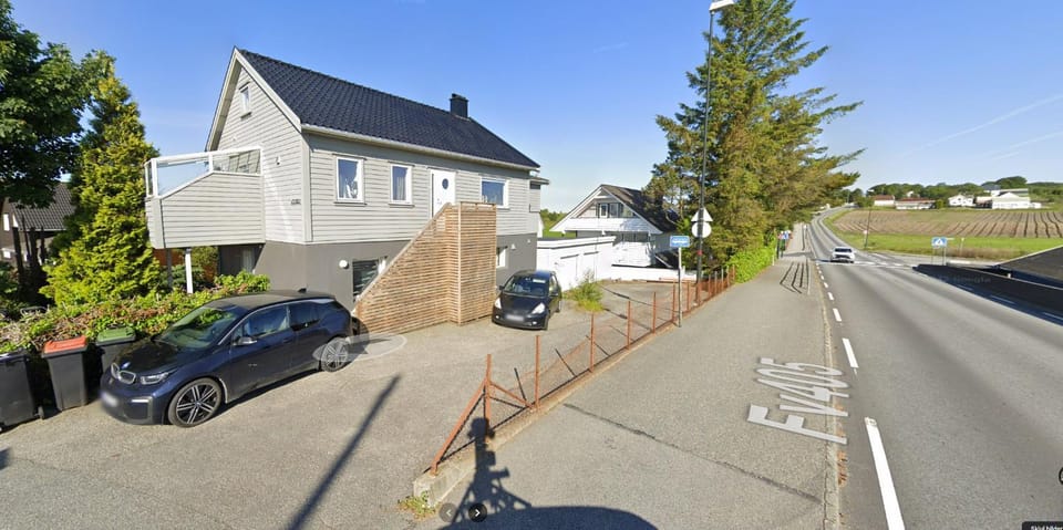 Property building, Street view, Parking
