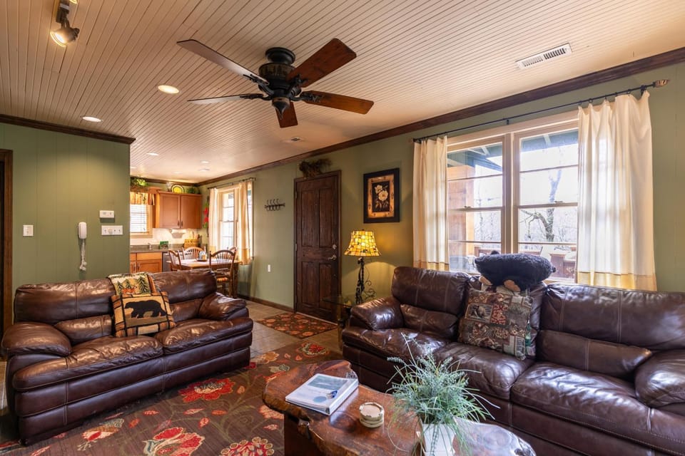 Bear Bungalow House in Blowing Rock