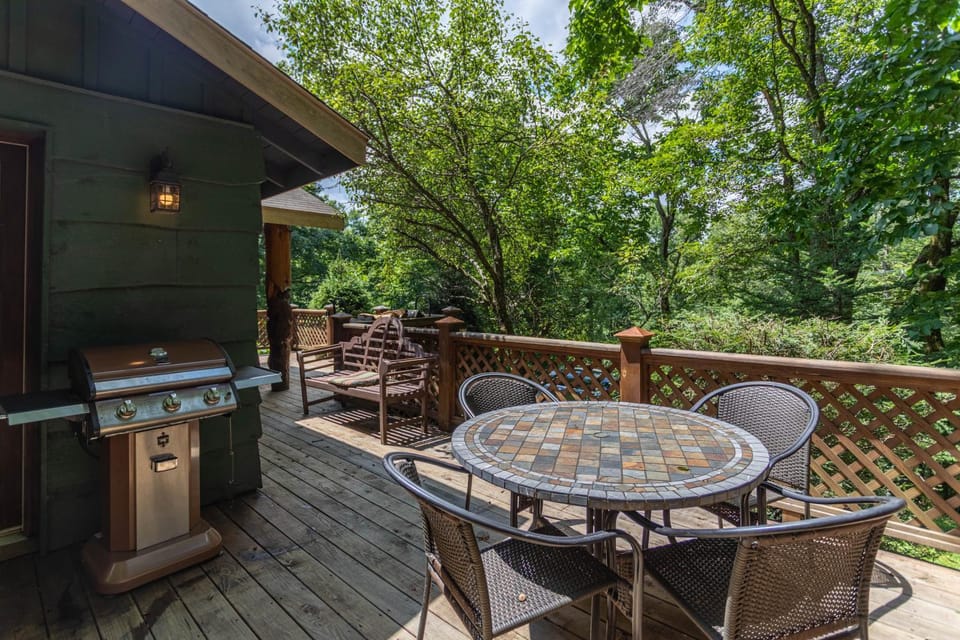 Bear Bungalow House in Blowing Rock