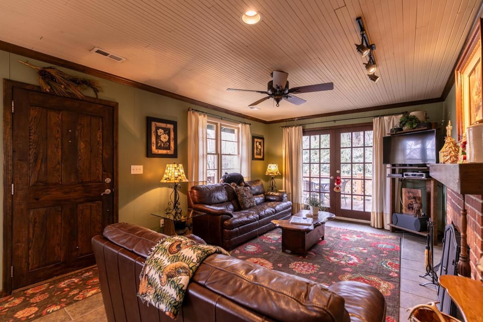 Bear Bungalow House in Blowing Rock