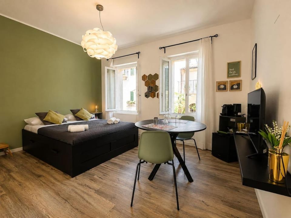 Stylish 1 Bedroom Flat Near Verona Attractions Apartment in Verona