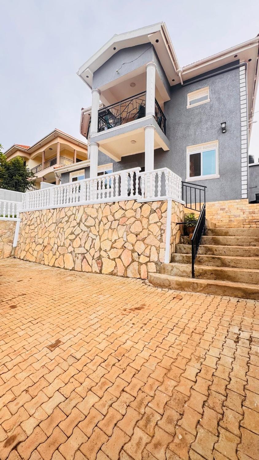Akright 4 bedroom Family Home House in Uganda