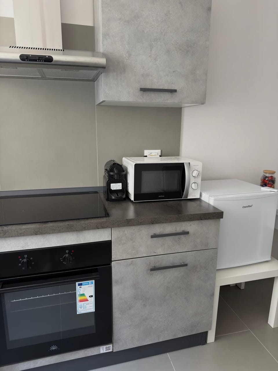 microwave, oven, stove, kitchen