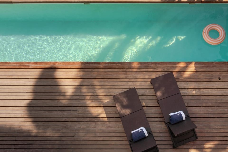 Day, Pool view, Swimming pool, sunbed