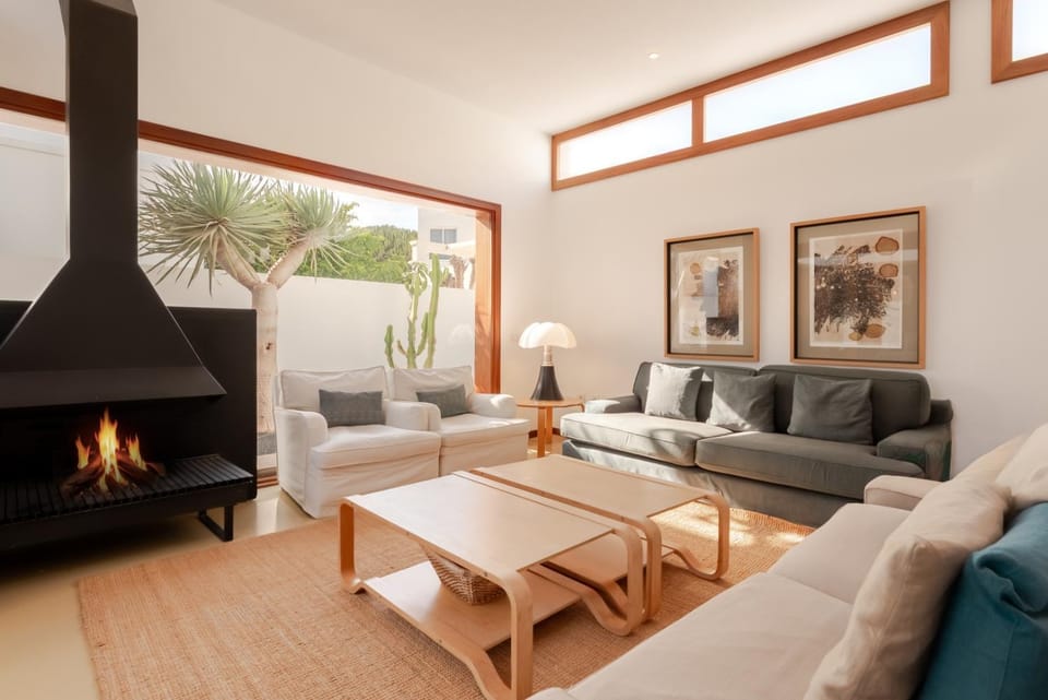 Living room, Seating area, fireplace