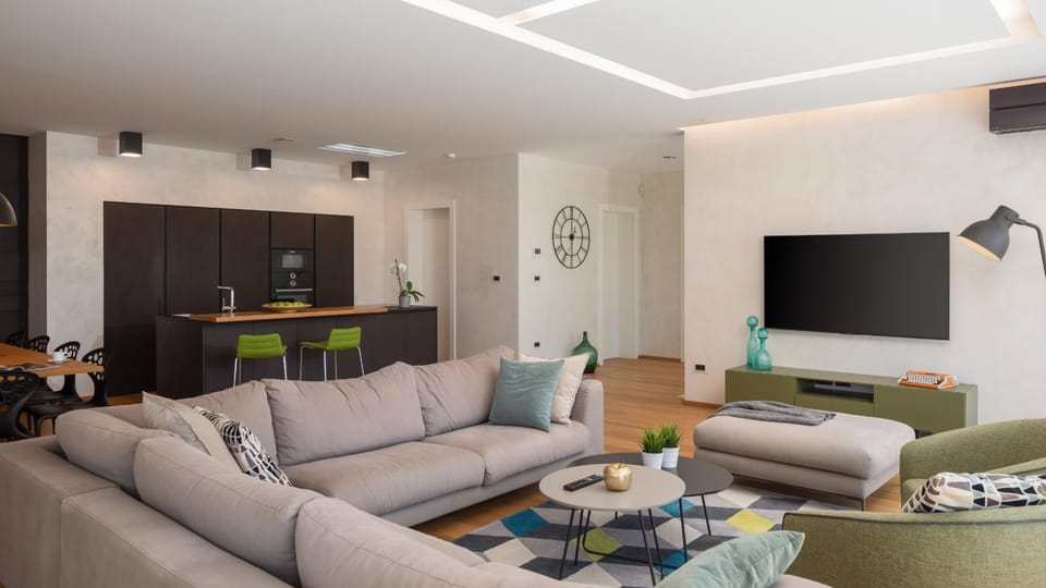 Communal lounge/ TV room, Living room