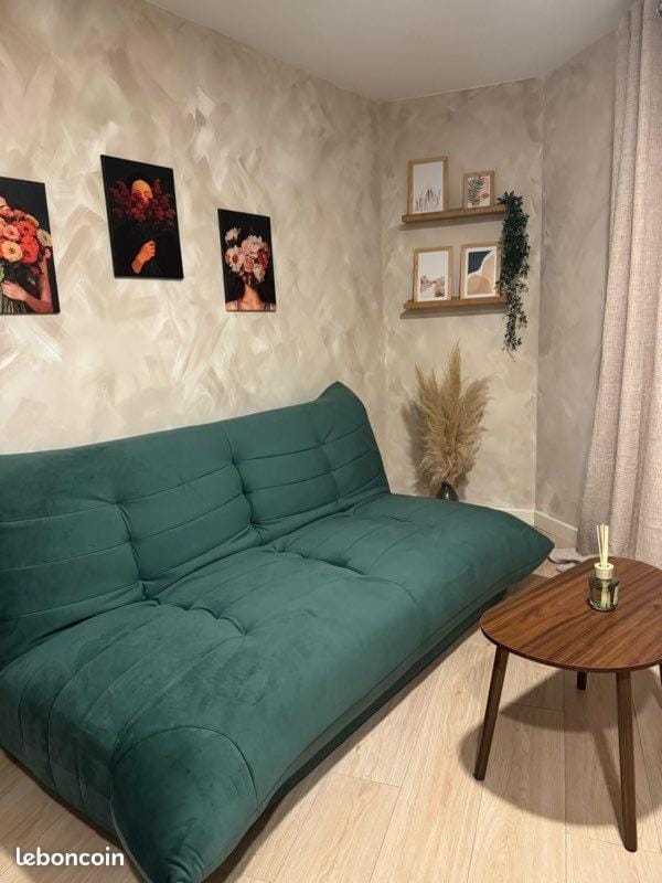 Studio Cocoon Fav Centre Apartment in Valence