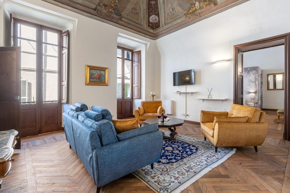 TV and multimedia, Living room, Seating area