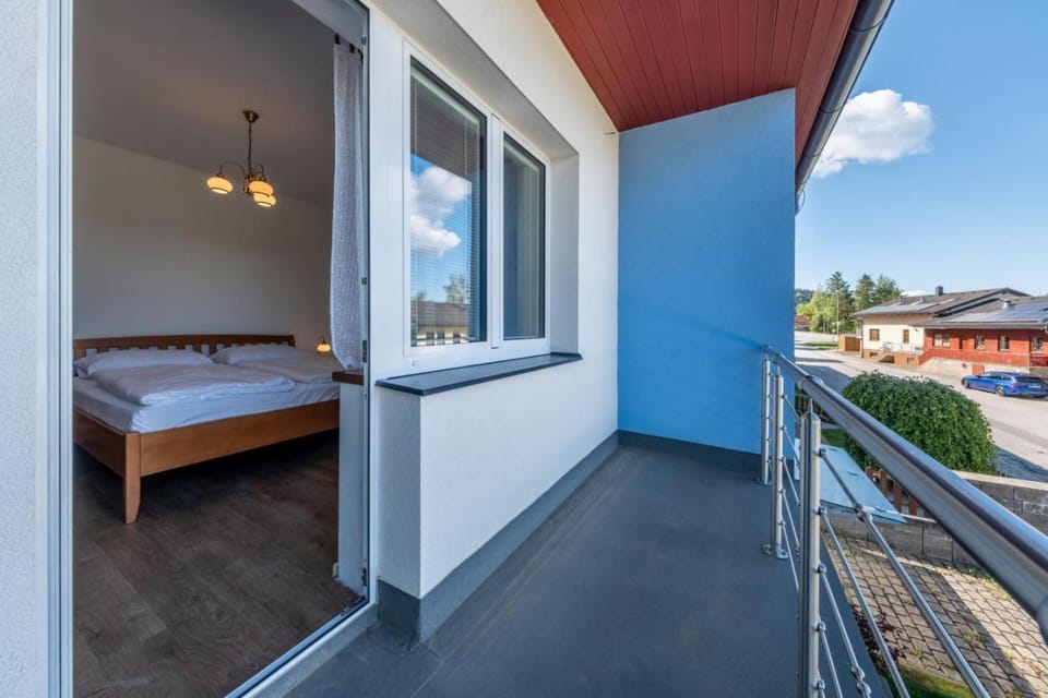 View (from property/room), Balcony/Terrace, Bedroom