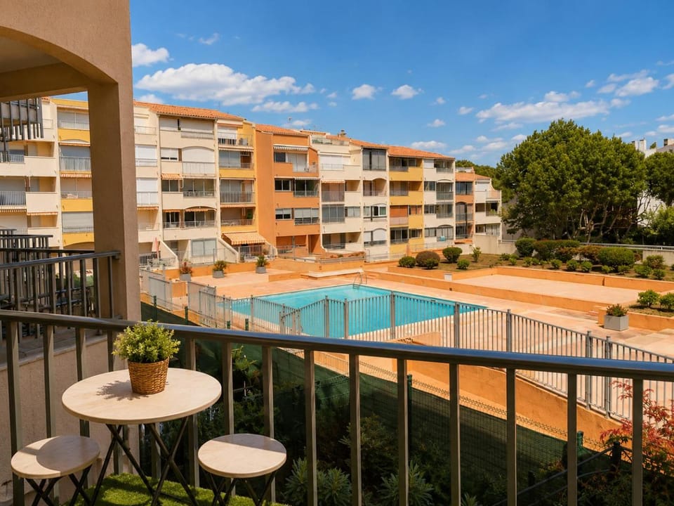 Pool view, Swimming pool