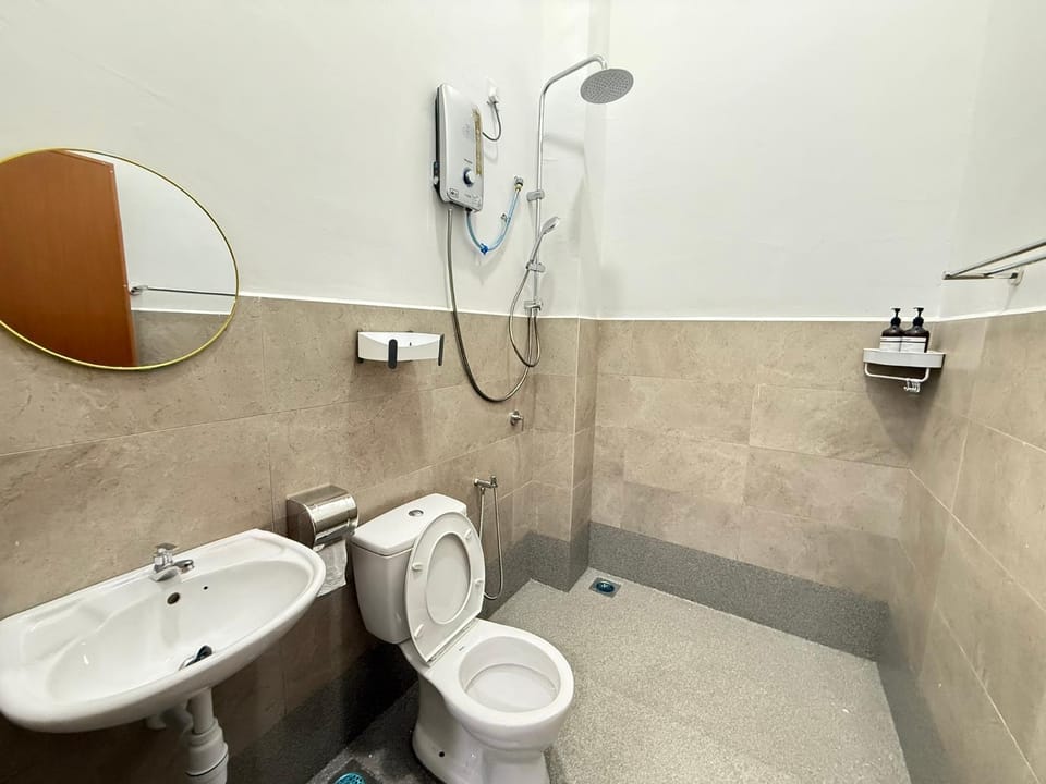 FunkyVila1 18PAX 4BR Near188Tower, Artstreet, HTAA House in Pahang, Malaysia