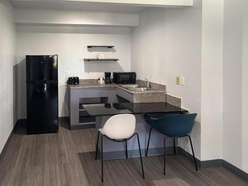 Studio 6 Irving, TX – DFW North Hotel in Irving