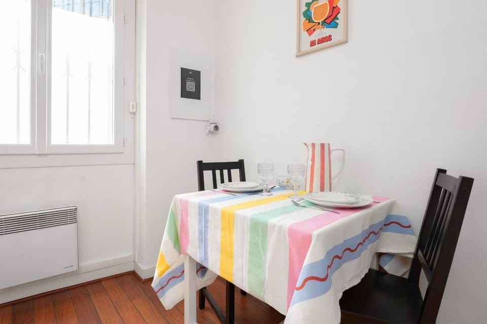 Decorative detail, Dining area