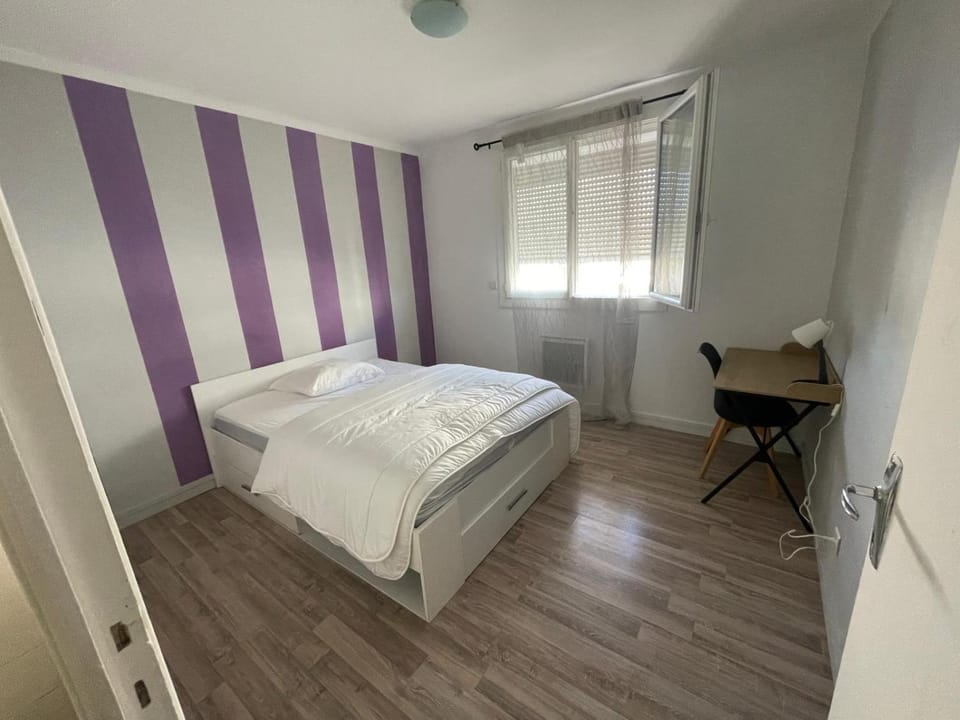 Appartement Proche centre Parc Spirou Apartment in Villeneuve-lès-Avignon