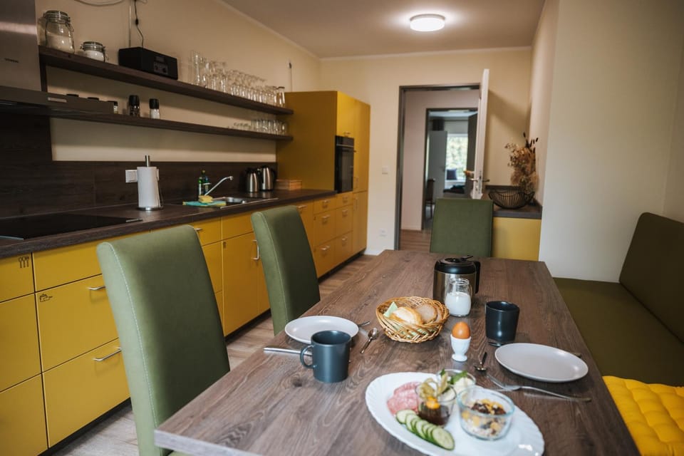 Kitchen or kitchenette, Dining area, stove