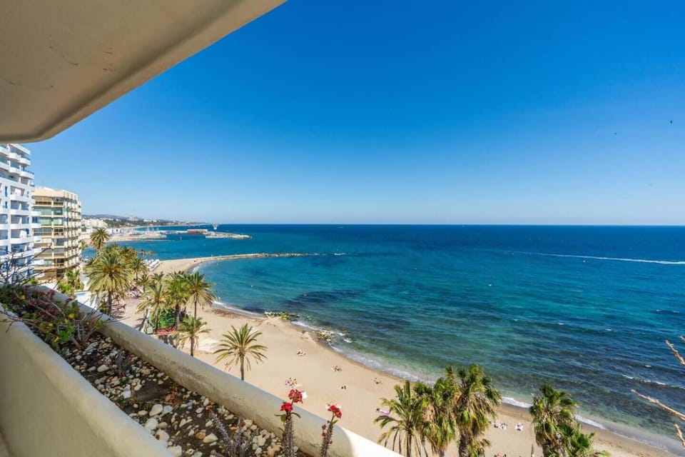 Marbell Center Panoramic Sea View Apartment in Marbella