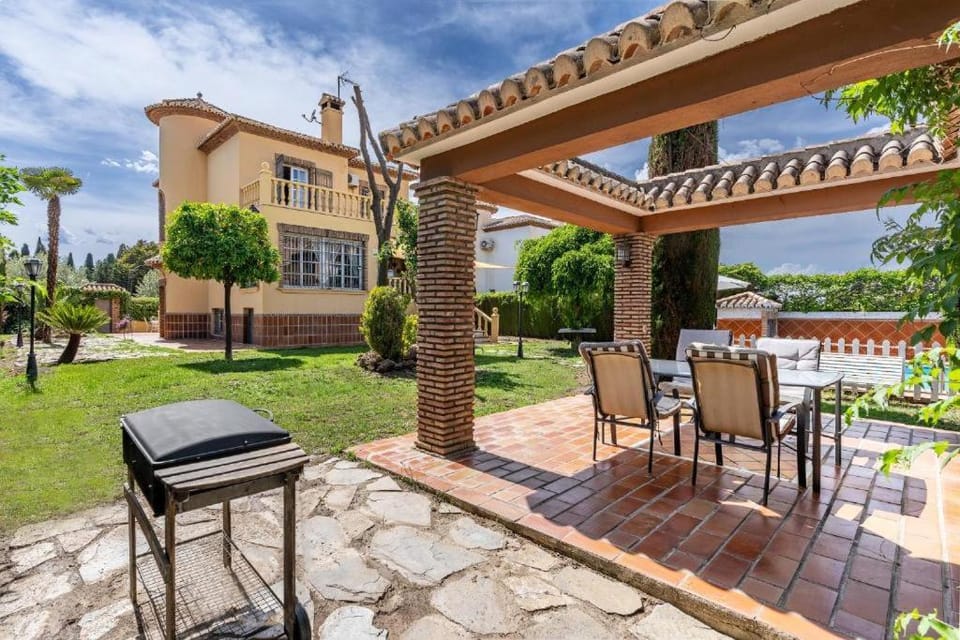 Cypress House La Zubia House in Andalusia