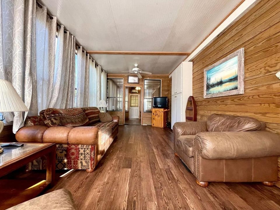 Spacious Luxury Retreat with Fire Pit & Resort Amenities Near Zwolle, Louisiana House in Toledo Bend Reservoir