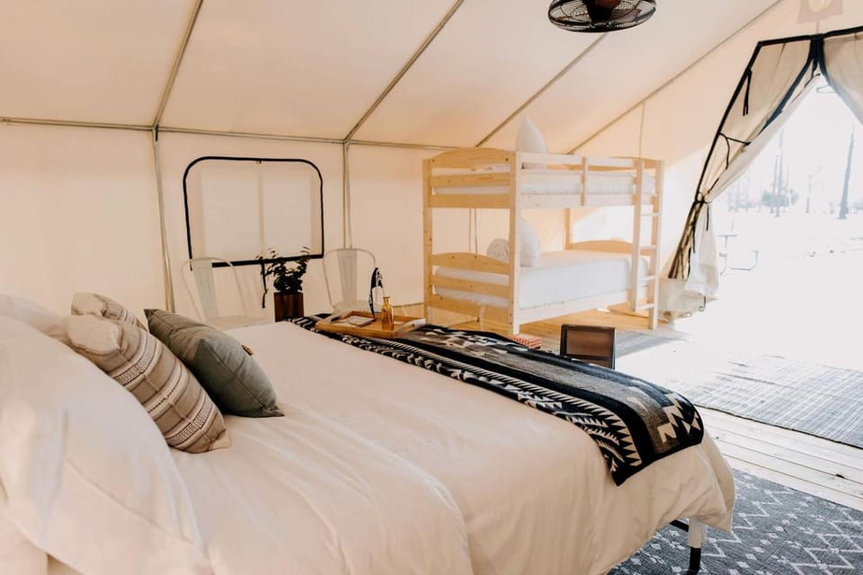 Luxury Glamping by Lake Blackshear: Cozy Safari Tent in Cordele, Georgia Luxury tent in Georgia