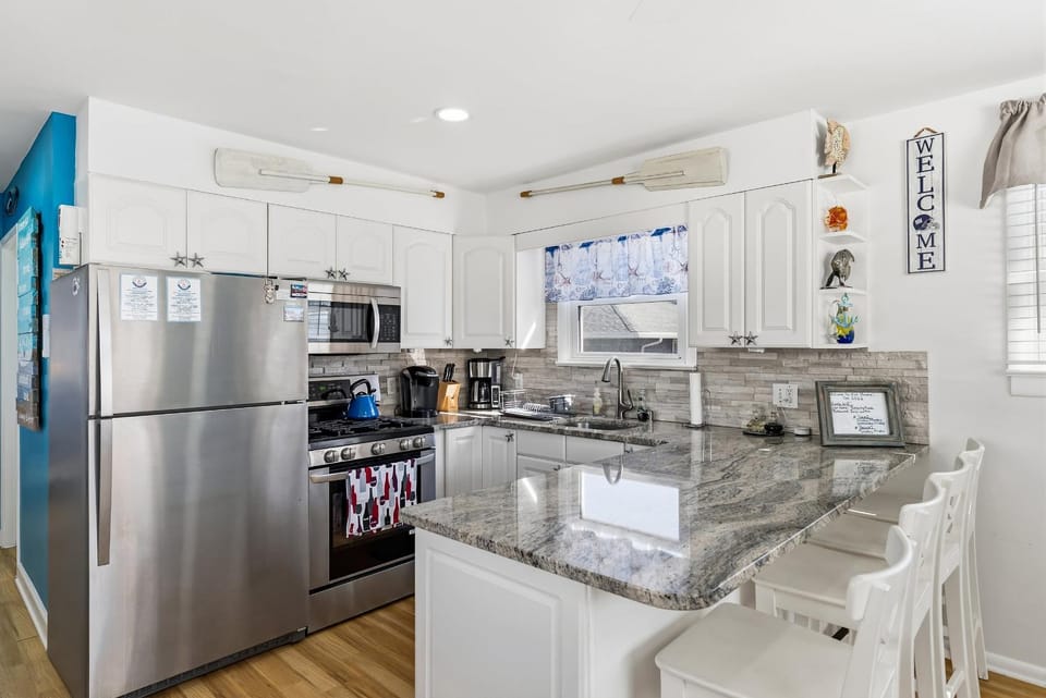 Beachside 2BR Condo in Wildwood Crest with Deck, BBQ & Parking House in Wildwood Crest