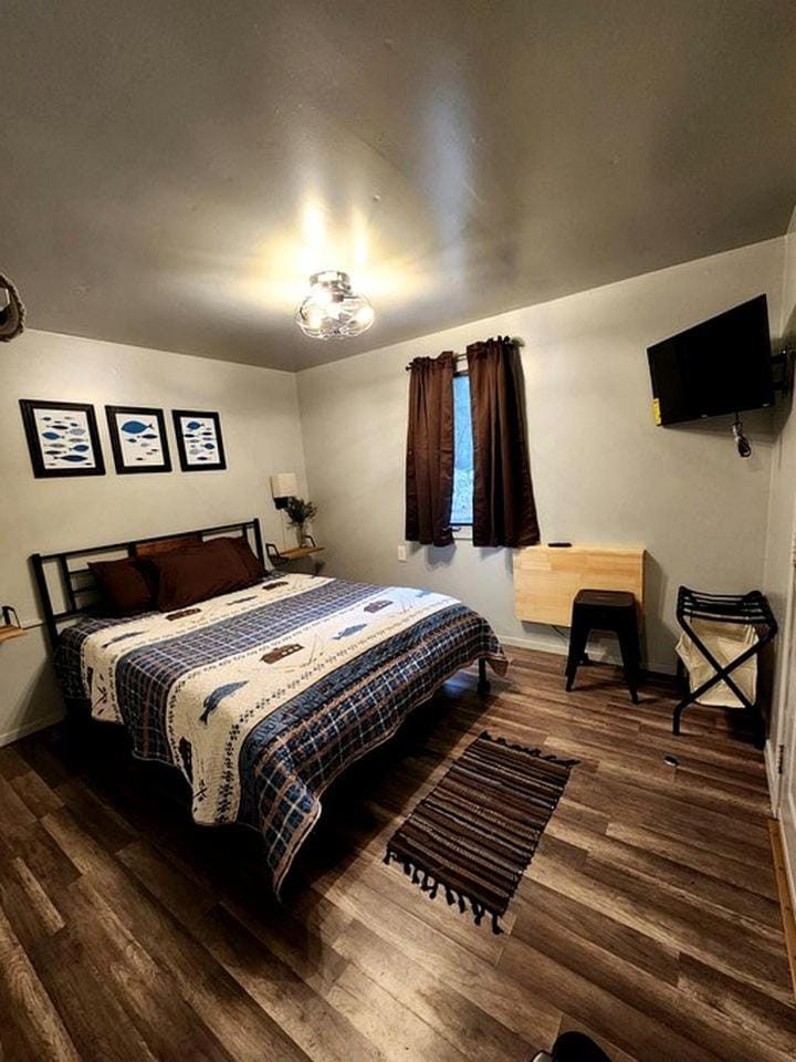 Tiny Cabin Perfect for Two in Seward, Alaska Cabin in Alaska