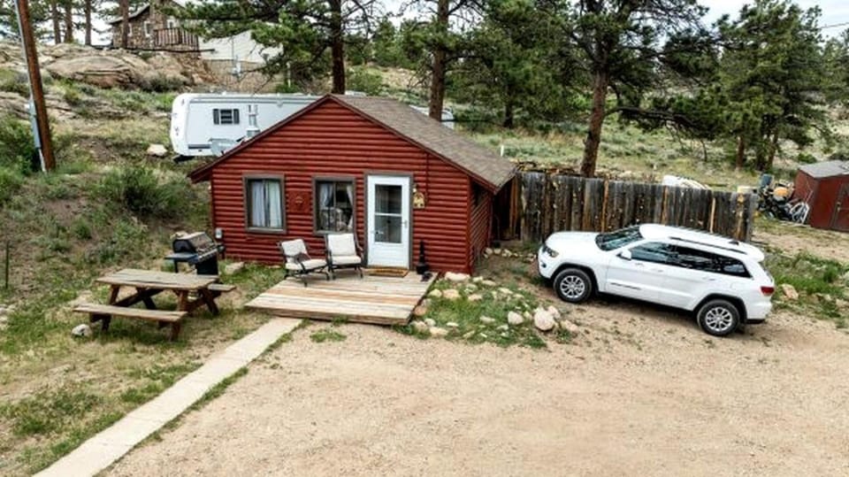 Classic Log Cabin with Fireplace in Red Feather Lakes, Perfect for a Romantic Weekend in the Rocky Mountains Cabin in Red Feather Lakes