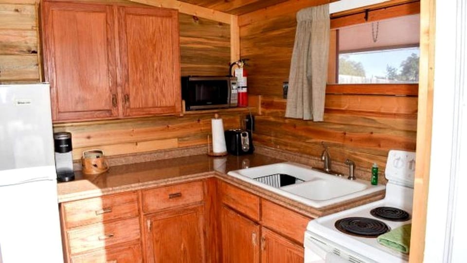 Classic Log Cabin with Fireplace in Red Feather Lakes, Perfect for a Romantic Weekend in the Rocky Mountains Cabin in Red Feather Lakes