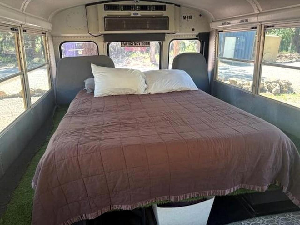 Scenic Skoolie Glamping Retreat, Unique Converted School Buses Near Lincoln National Forest, Mayhill New Mexico House in New Mexico