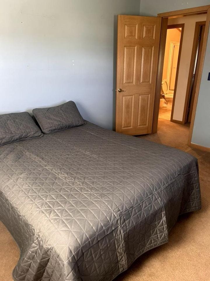 Large, Three Bedroom Cabin in Sturgis, South Dakota, Perfect for a Glamping Retreat to the Badlands Cabin in Sturgis