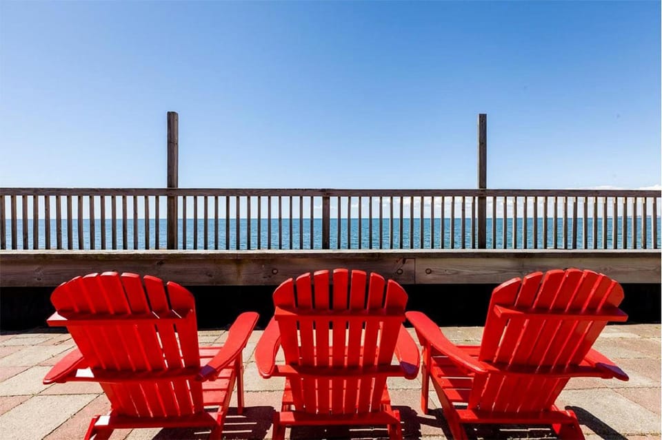 Wake to Waves in Beachfront Cottages with Beach Access in North Truro, Massachusetts House in North Truro
