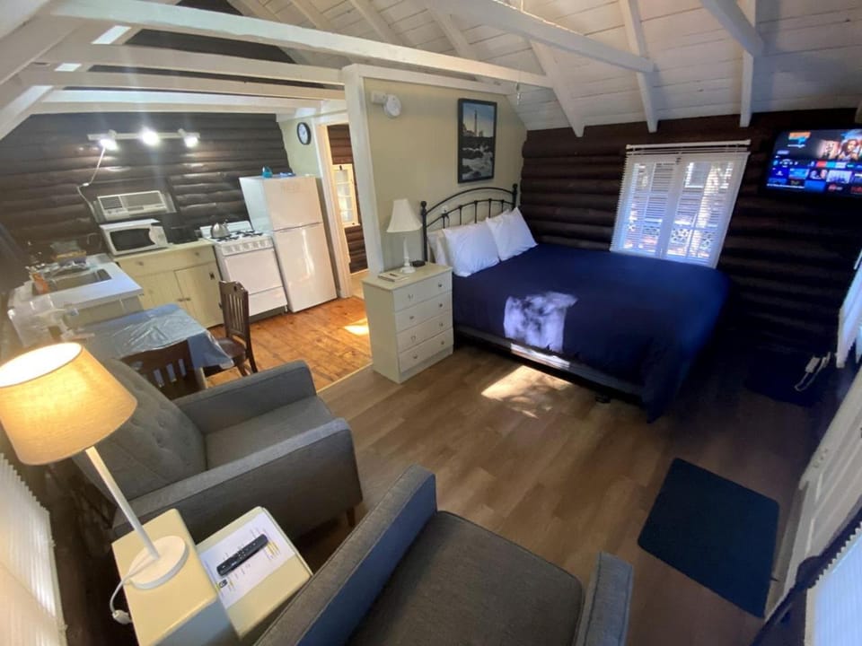 Private Cottage for Romantic Vacations near West Penobscot Bay, Maine House in Camden