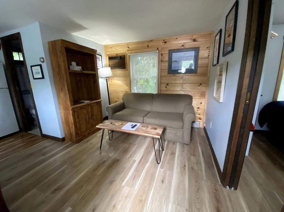 Cozy Maine Cottage with Outdoor Dining & Modern Comforts near Camden House in Camden