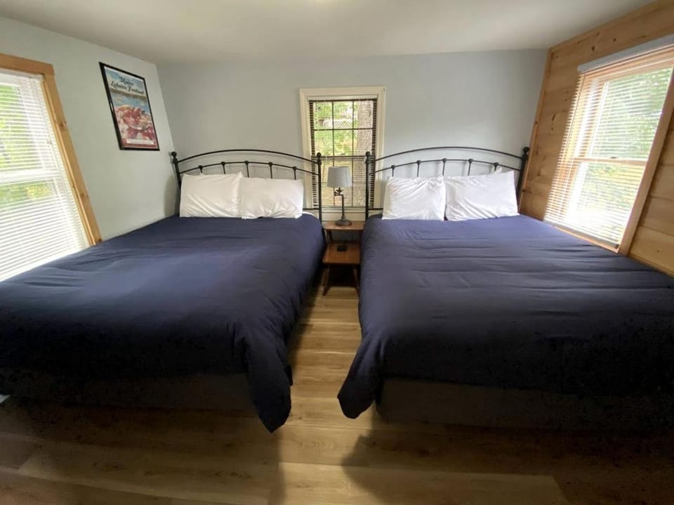 Cozy Maine Cottage with Outdoor Dining & Modern Comforts near Camden House in Camden