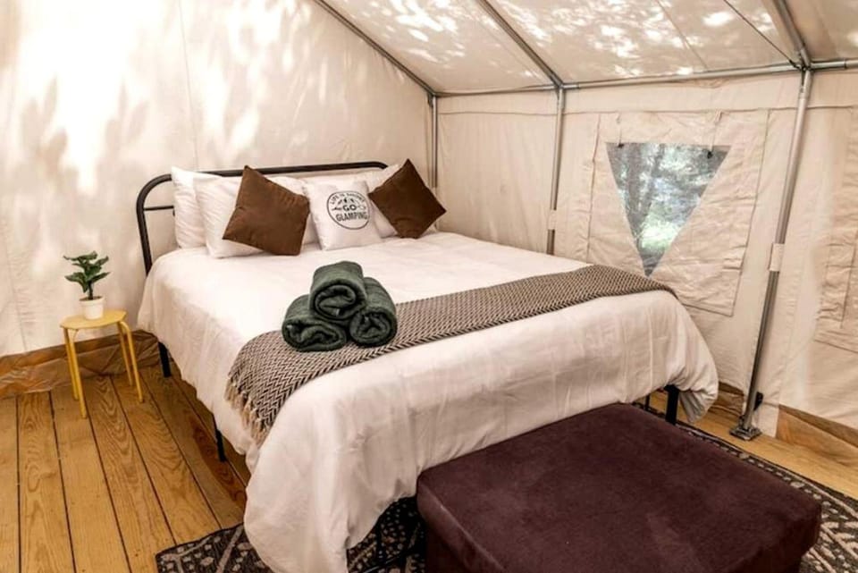Cozy Family Deluxe Glamping Tent w/ Private Deck, Fire Pit Nights & Grill Ready in Broadalbin, New York House in Great Sacandaga Lake