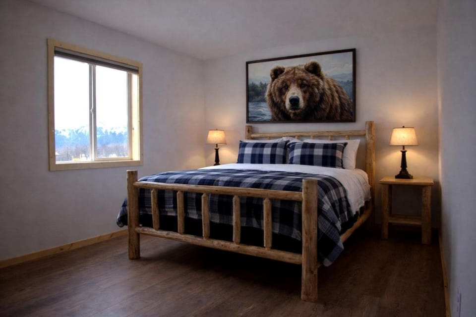 Modern Mountain View Cabin with Private Porch & Full Kitchen near Resurrection Bay, Seward Alaska Cabin in Seward