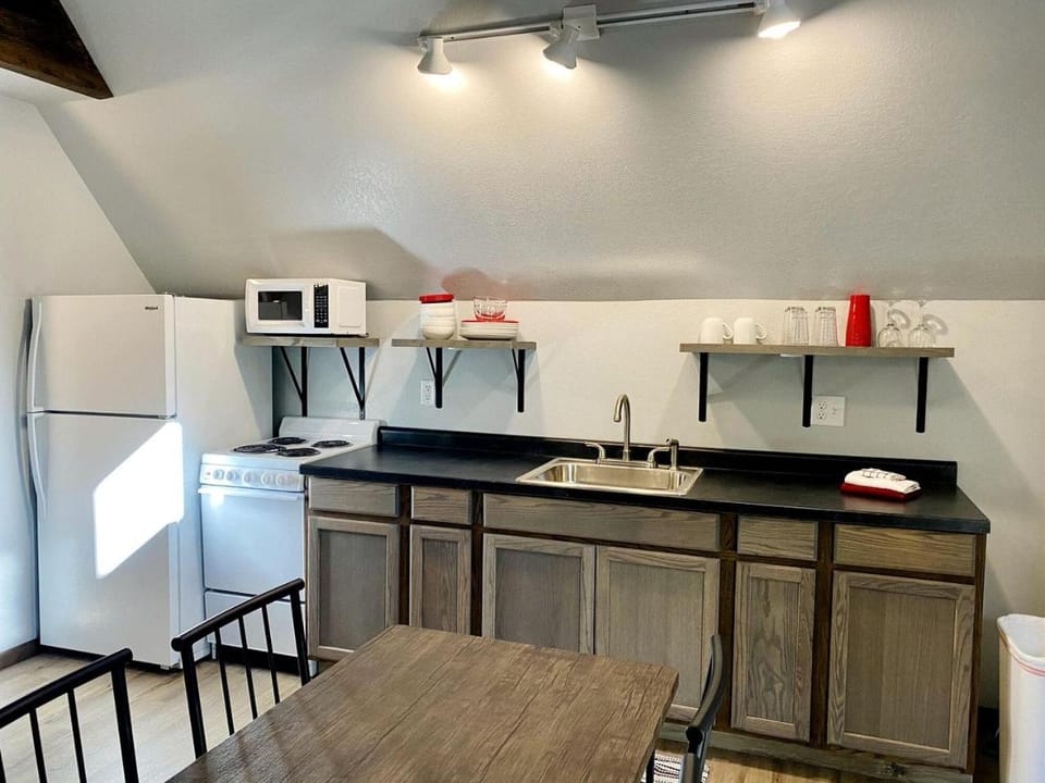 Table Rock Lake Glamping Getaway in a Luxury Cabin Cabin in Indian Point