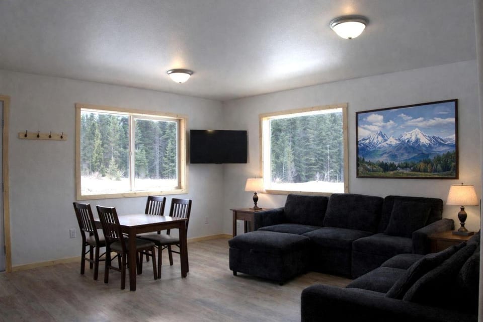 Spacious Cabin with Mountain Views & Private Porch near Resurrection Bay, Seward Alaska Cabin in Seward
