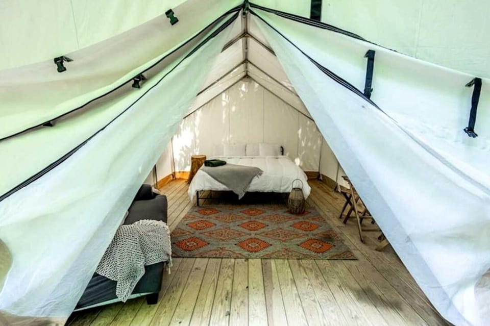 King Deluxe Glamping Tent w/ Private Raised Deck, Fire Pit, Gas Grill, Pet-Friendly Stay in Broadalbin, New York House in Great Sacandaga Lake