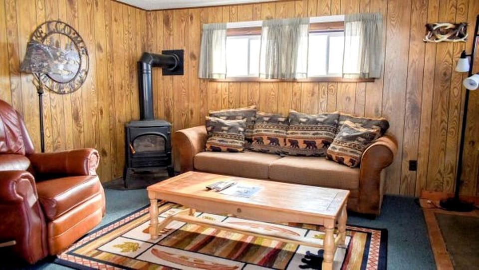Conjoined Cabin with Fireplace in Red Feather Lakes, Colorado, Perfect for a Family Holiday Cabin in Red Feather Lakes