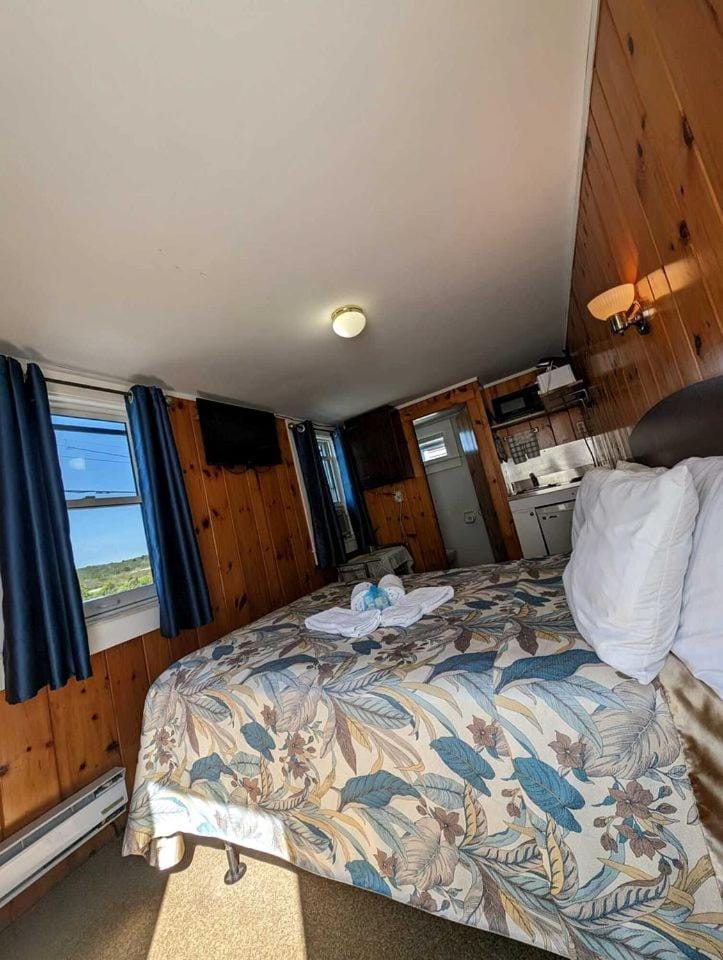 Stay Steps From The Sand With Private Beach Access in North Truro, Massachusetts House in North Truro