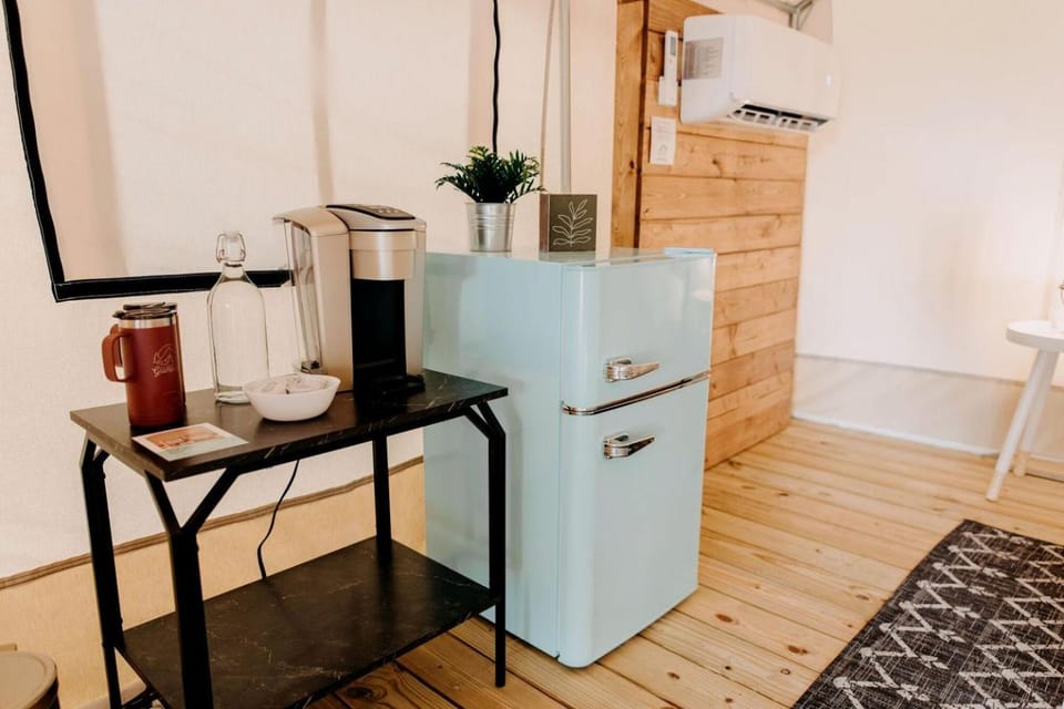 Lake Blackshear Glamping Retreat: Cozy Safari Tent in Cordele, Georgia Luxury tent in Lake Blackshear