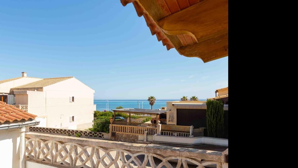 Tulipa Blanca House in Son Serra de Marina