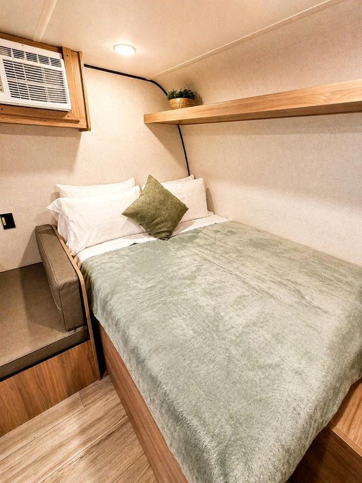 Rustic Canyon Camper Bunk Retreat with Mini Bunks Near Route 66 in Williams, Arizona House in Williams