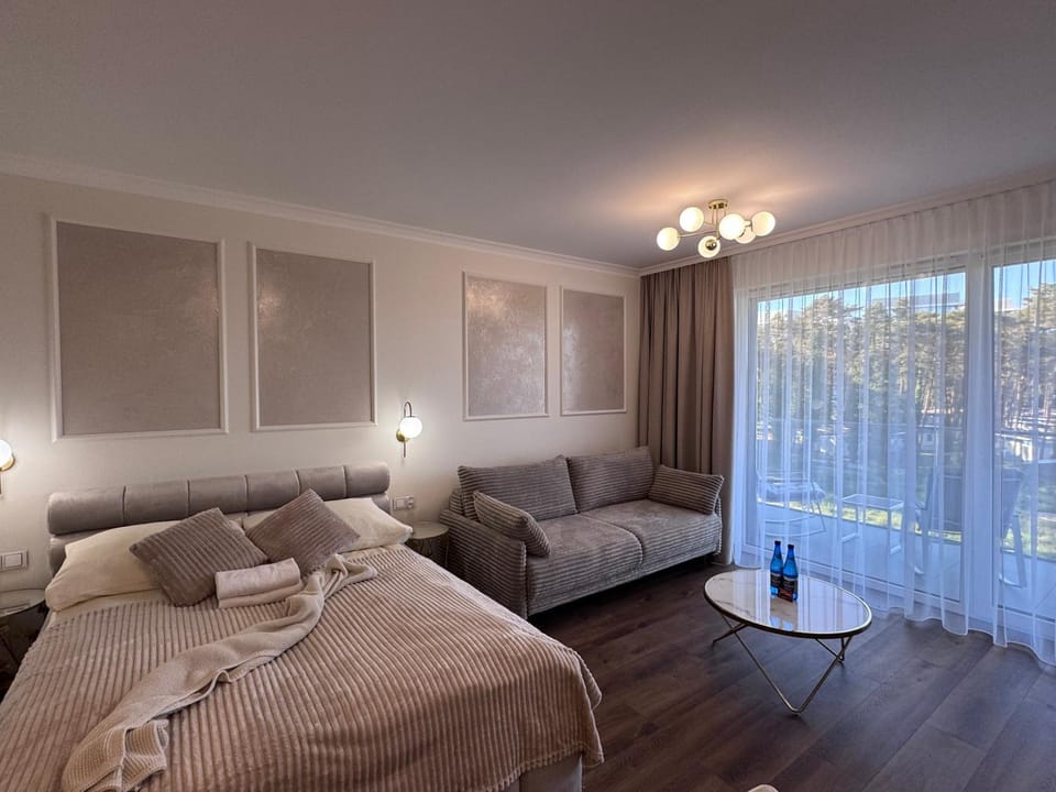 Living room, Photo of the whole room, Seating area, Bedroom